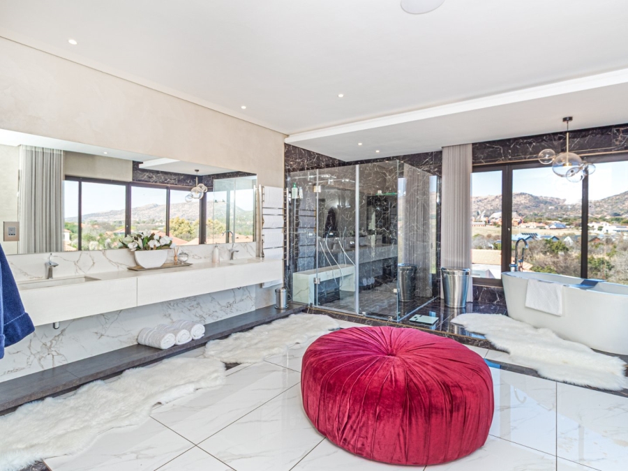 6 Bedroom Property for Sale in Birdwood Estate North West